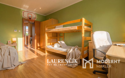 NA PREDAJ | 3-IZBOVÝ BYT SO SÚKROMNOU TERASOU S VÝHĽADOM NA HRAD  + GARSÓNKA V CENE