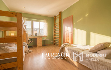 NA PREDAJ | 3-IZBOVÝ BYT SO SÚKROMNOU TERASOU S VÝHĽADOM NA HRAD  + GARSÓNKA V CENE