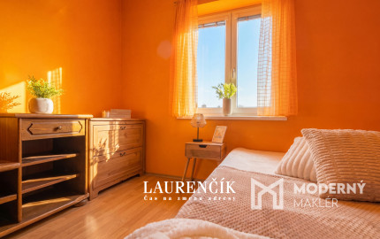 NA PREDAJ | 3-IZBOVÝ BYT SO SÚKROMNOU TERASOU S VÝHĽADOM NA HRAD  + GARSÓNKA V CENE