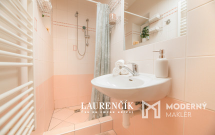 NA PREDAJ | 3-IZBOVÝ BYT SO SÚKROMNOU TERASOU S VÝHĽADOM NA HRAD  + GARSÓNKA V CENE