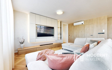 LUXUSNÝ 4i PENTHOUSE S ÚCHVATNOU TERASOU, panoramatickými výhľadmi a parkovaním