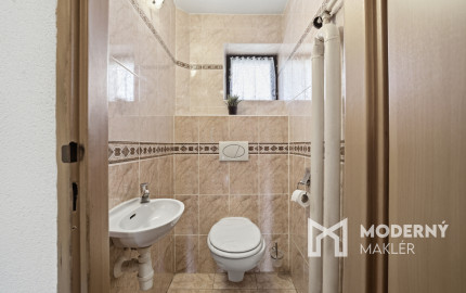 Na predaj samostatne stojaci 5-izbový rodinný dom v obci Jablonové