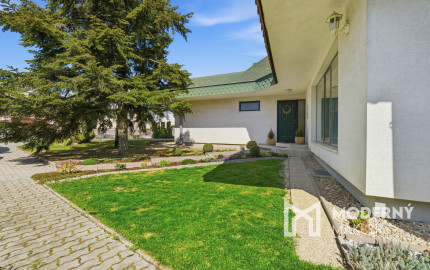 Na predaj samostatne stojaci 7-izbový rodinný dom v obci Jablonové