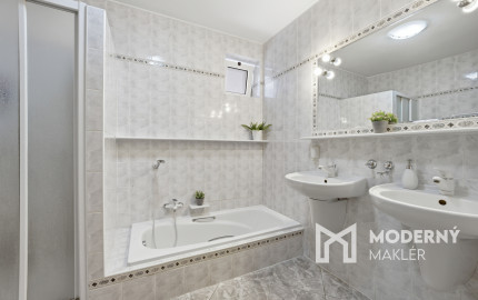 Na predaj samostatne stojaci 7-izbový rodinný dom v obci Jablonové