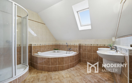 Na predaj samostatne stojaci 7-izbový rodinný dom v obci Jablonové