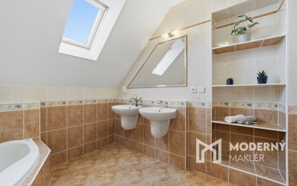 Na predaj samostatne stojaci 7-izbový rodinný dom v obci Jablonové