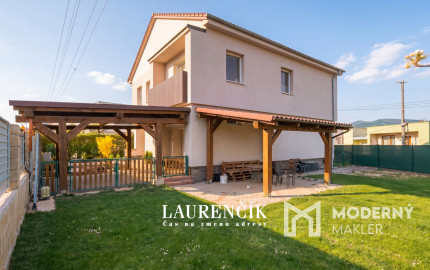 NA PREDAJ | DVOJGENERAČNÝ RODINNÝ DOM NITRIANSKE PRAVNO