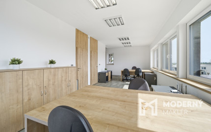 Na prenájom dve kancelárie na Zavarskej ulici v Trnave