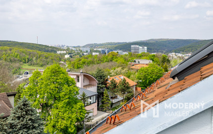 Na prenájom priestranný 5-izbový mezonet v Starom Meste