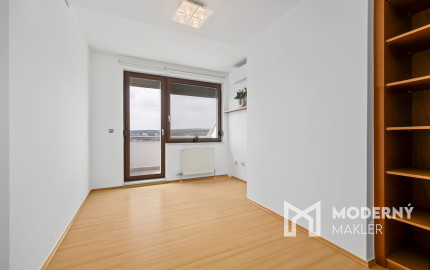 Na prenájom priestranný 5-izbový mezonet v Starom Meste