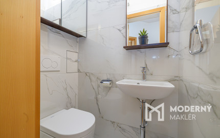 Na predaj luxusný mezonet s terasou a garážou v Starom meste