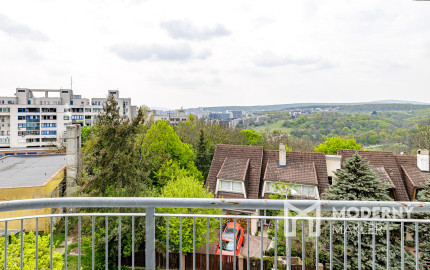 Na predaj luxusný mezonet s terasou a garážou v Starom meste