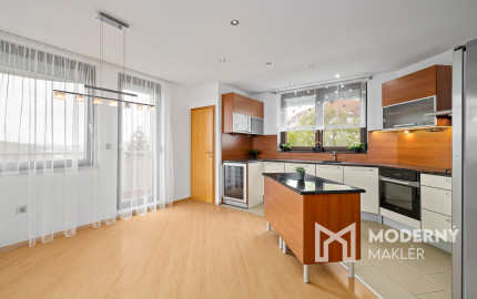 Na predaj luxusný mezonet s terasou a garážou v Starom meste