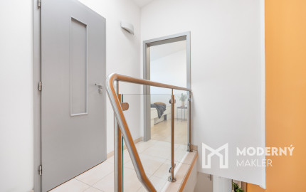 Na predaj 3-izbový mezonet s parkovaním - Dunajská Lužná