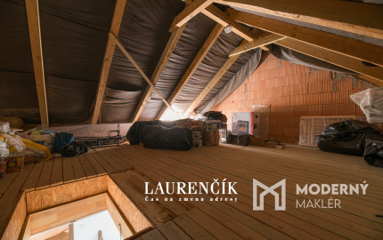 NA PREDAJ | RODINNÝ DOM S VÝHĽADOM NA VRŠATEC - ILAVA, KLOBUŠICE