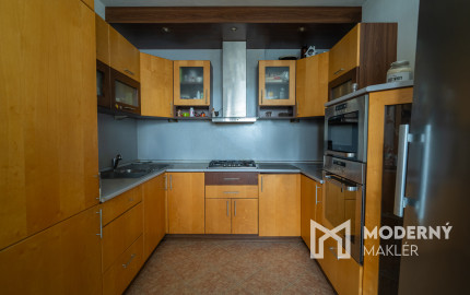 Na predaj čiastočne zariadený 3-izbový byt vo Vrakuni