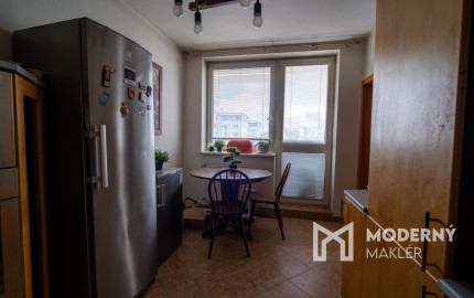 Na predaj čiastočne zariadený 3-izbový byt vo Vrakuni
