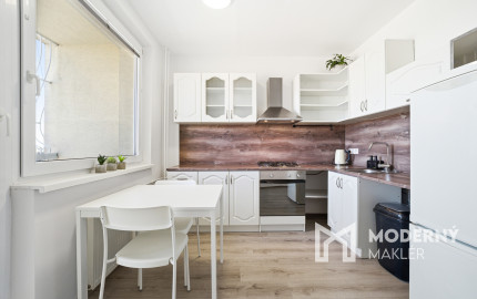 Na prenájom 1-izbový byt v centre Senca + internet a TV v cene