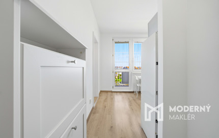 Na prenájom 1-izbový byt v centre Senca + internet a TV v cene