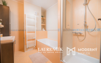 NA PREDAJ | PRIESTRANNÝ  3 -IZBOVÝ BYT NA SIHOTI V TRENČÍNE