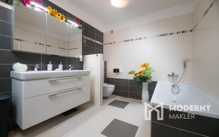 Na predaj 5-izbový rodinný dom v Trenčíne - Zlatovciach