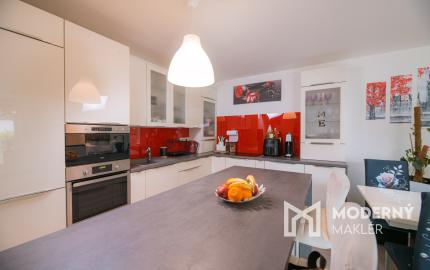 Na predaj 5-izbový rodinný dom v Trenčíne - Zlatovciach