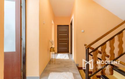 Na predaj priestranný 6-izbový rodinný dom v Oščadnici