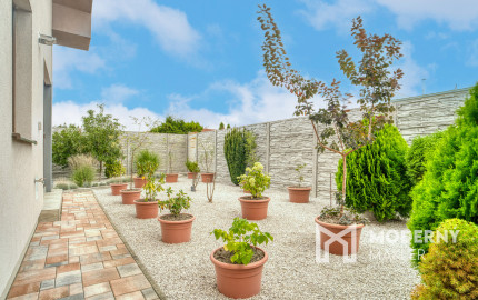 Na predaj rodinný dom s investičným potenciálom v Kostolišti