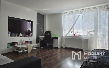 4 izb. byt. jednotka v RD, kompletná rekonštrukcia, 87 m², garáž, pivnica, skladové priestory s pozemkom 333 m2