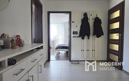 3 izb. byt. jednotka v RD, kompletná rekonštrukcia, 87 m², garáž, pivnica, skladové priestory s pozemkom 333 m2