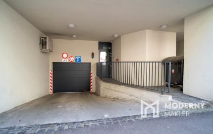 Na prenájom štýlový 2-izbový byt s parkovaním vo vyhľadávanej lokalite Starého mesta