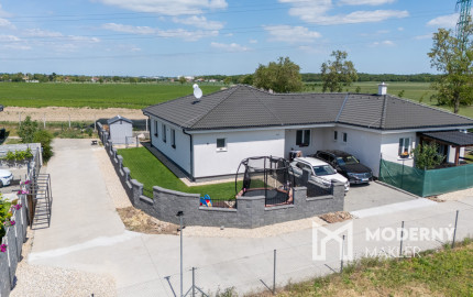 Na predaj rodinný dom s krásnou záhradou v obci Hrubý Šúr