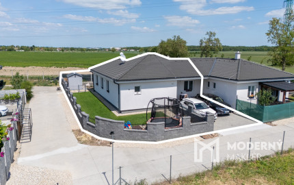 Na predaj rodinný dom s krásnou záhradou v obci Hrubý Šúr