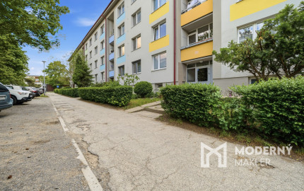 Na predaj 3-izbový byt s loggiou v centre Malaciek