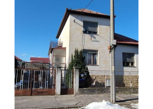 Rodinný dom v centre mesta vhodný aj ako investícia, Trenčín