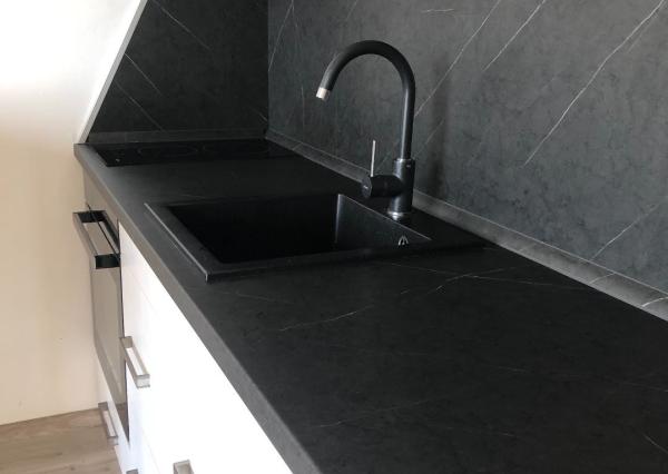 Ponúkame na prenájom kompletne zrekonštruovanej garsónky na sídlisku Juh v Trenčíne.