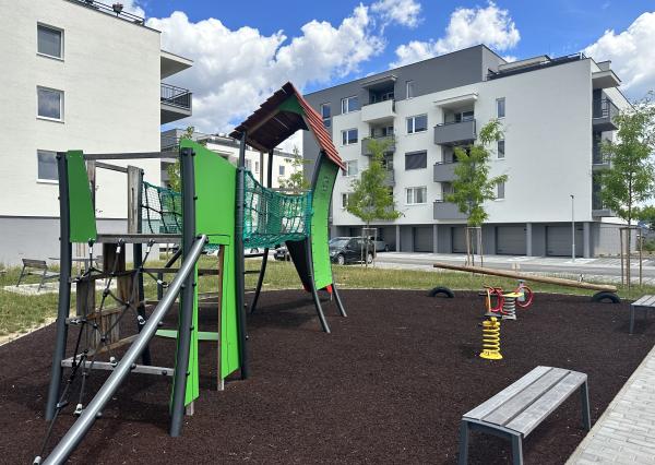 Prenájom luxusného 4izbového bytu s terasou