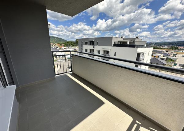 Prenájom luxusného 4izbového bytu s terasou