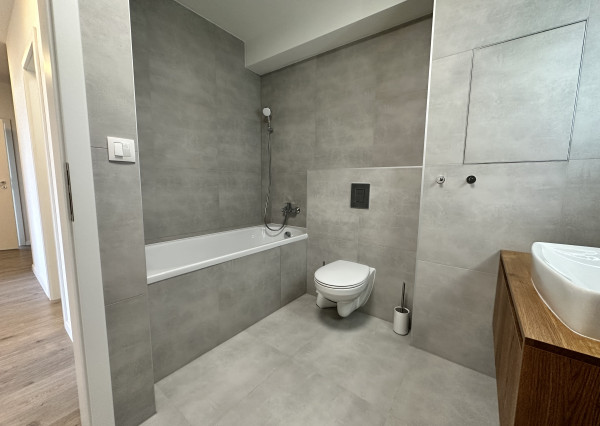 Prenájom luxusného 4izbového bytu s terasou