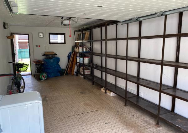 Veľký rodinný dom v pešej dostupnosti do centra mesta v Trenčíne