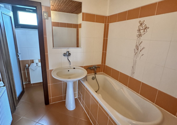 Veľký rodinný dom v pešej dostupnosti do centra mesta v Trenčíne