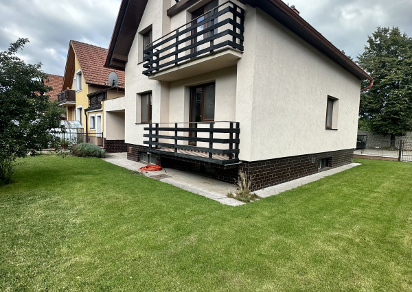 Veľký rodinný dom v pešej dostupnosti do centra mesta v Trenčíne