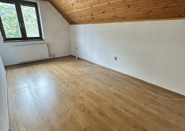 Veľký rodinný dom v pešej dostupnosti do centra mesta v Trenčíne