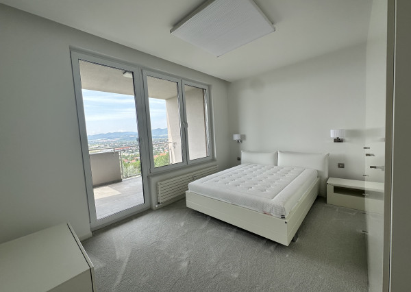 Nadštandardný 3 izbový, kompletne zariadený byt Saratovská, Trenčín