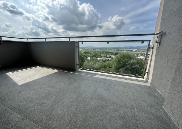 Nadštandardný 3 izbový, kompletne zariadený byt Saratovská, Trenčín