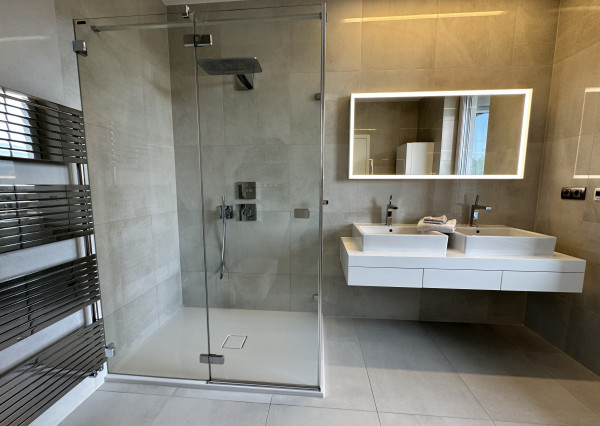 LUXUSNÝ 4 IZBOVÝ, KOMPLETNE ZARIADENÝ BYT, SARATOVSKÁ, TRENČÍN