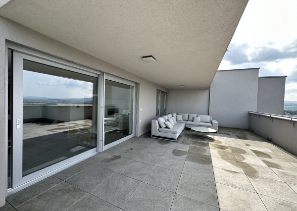 LUXUSNÝ 4 IZBOVÝ, KOMPLETNE ZARIADENÝ BYT, SARATOVSKÁ, TRENČÍN