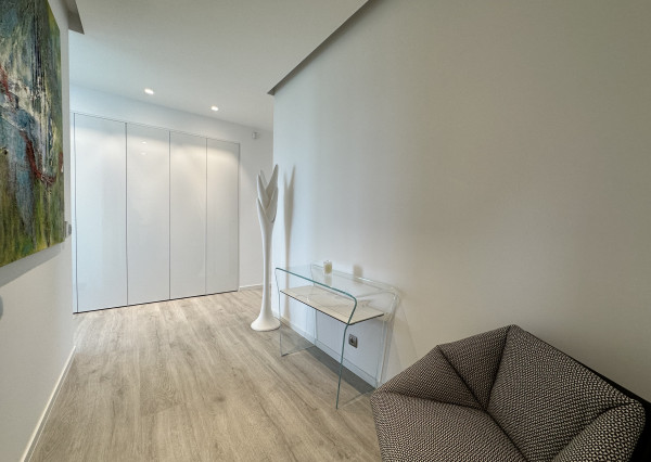 LUXUSNÝ 4 IZBOVÝ, KOMPLETNE ZARIADENÝ BYT, SARATOVSKÁ, TRENČÍN