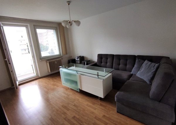 Zrekonštruovaný 3-izbový byt vo výbornej lokalite Nového Mesta nad Váhom