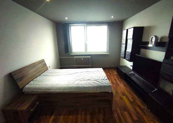 Zrekonštruovaný 3-izbový byt vo výbornej lokalite Nového Mesta nad Váhom